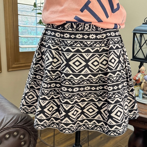 New “Forever 21” Skirt - Picture 1 of 5